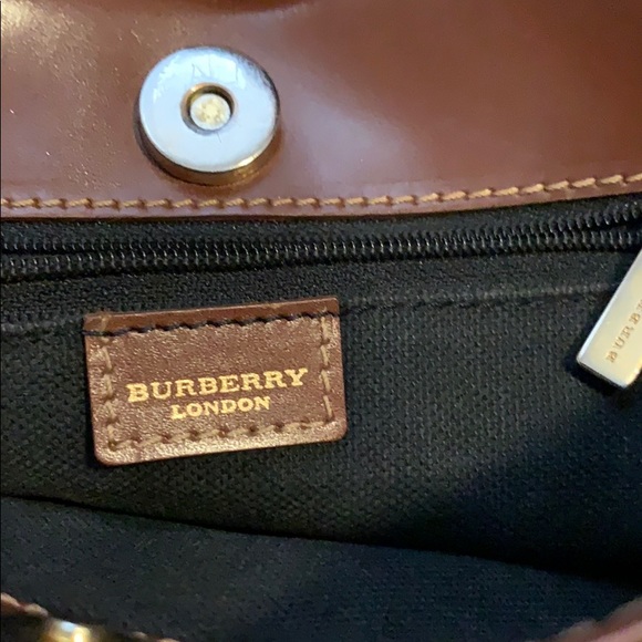 A tote - Picture 3 of 6